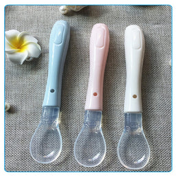 Cuillère en silicone pour bébé